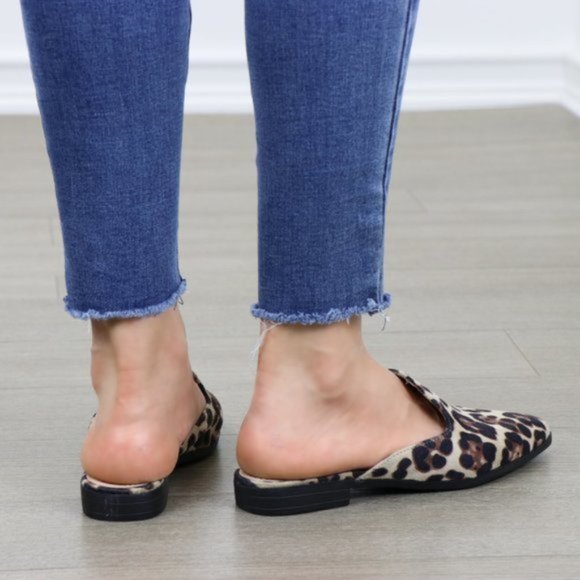 Leopard Cheetah Pointy Toe Slip On Mule Loafers - Picture 7 of 9